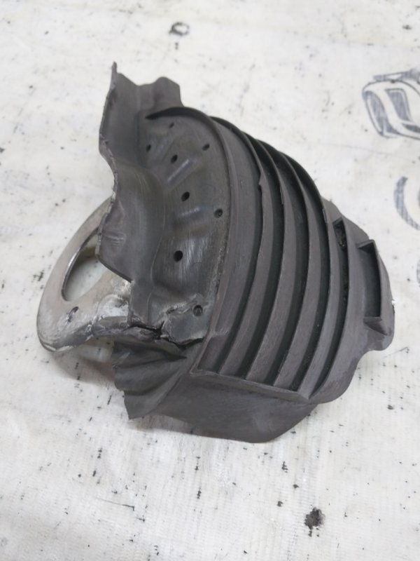 Защита рычага задняя правая Macan 2015 95B CTMA Защита рычага задняя правая Macan 2015 95B CTMA