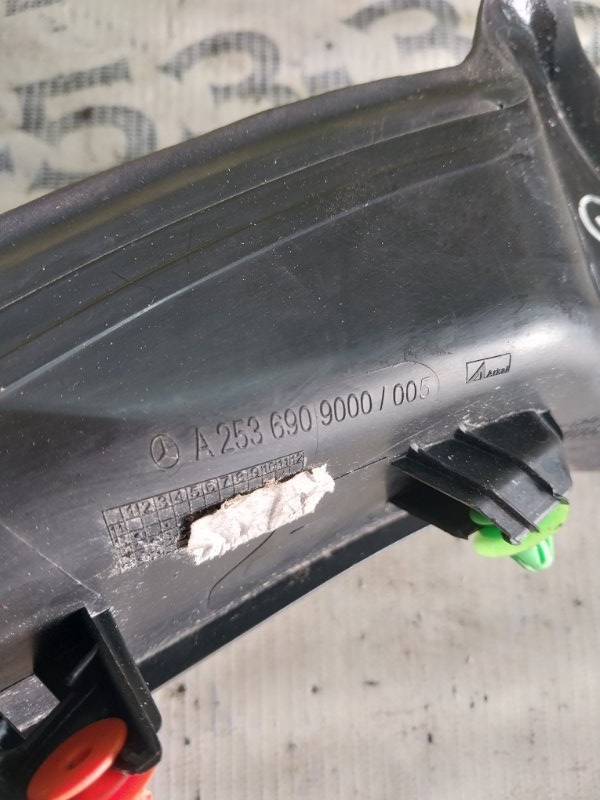 Накладка кузова задняя правая GLC 300 2019 X253 27492031635081 Накладка кузова задняя правая GLC 300 2019 X253 27492031635081