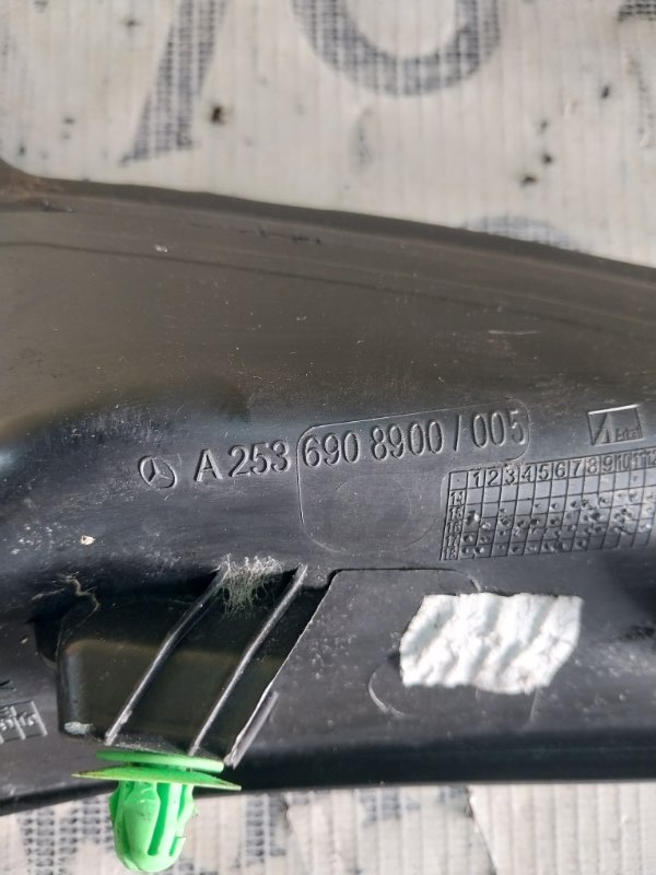 Накладка кузова задняя левая GLC 300 2019 X253 27492031635081 Накладка кузова задняя левая GLC 300 2019 X253 27492031635081