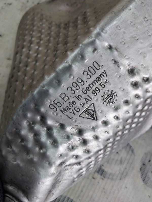 Кронштейн подрамника передний правый Macan 2015 95B CTMA Кронштейн подрамника передний правый Macan 2015 95B CTMA