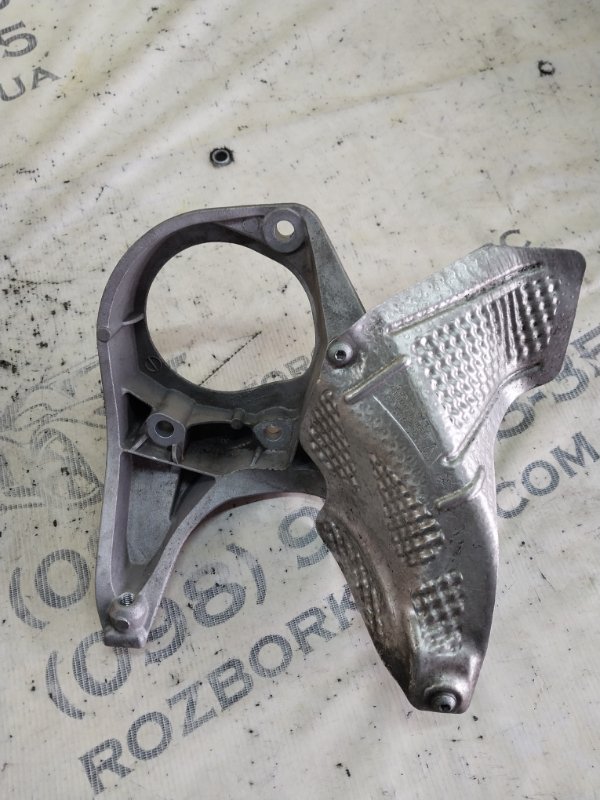 Кронштейн подрамника передний левый Macan 2015 95B CTMA Кронштейн подрамника передний левый Macan 2015 95B CTMA