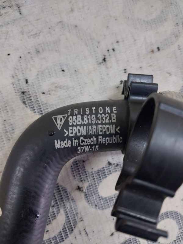 Трубка системы охлаждения Porsche Macan 95B CTMA Трубка системы охлаждения Porsche Macan 95B CTMA