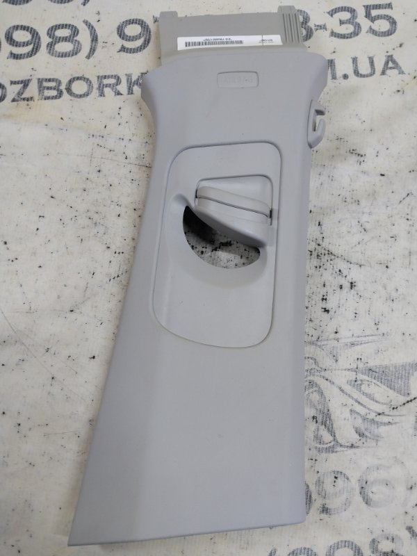 Накладка центральной стойки правая Tiguan 2022 Tiguan 2 2.0 DTEA Накладка центральной стойки правая Tiguan 2022 Tiguan 2 2.0 DTEA