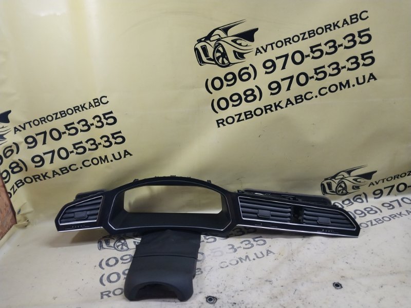 Запчасть накладка приборной панели Volkswagen Tiguan 2022 Tiguan 2 2.0 DTEA 5NN 858 019 WHR Б/У Накладка приборной панели Volkswagen Tiguan 2022 Tiguan 2 2.0 DTEA 5NN 858 019 WHR Б/У