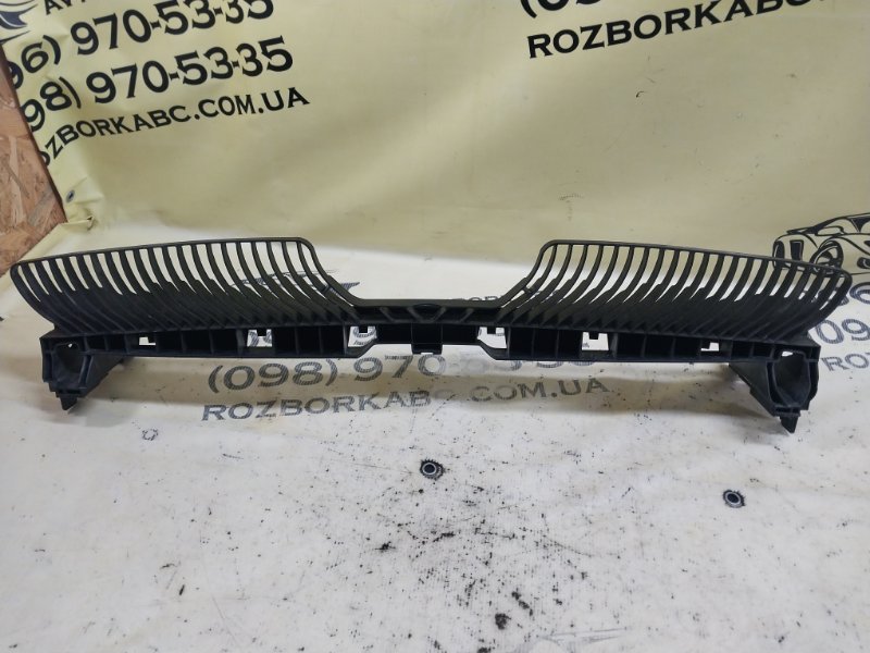 Кронштейн бампера центральний передний Tiguan 2022 Tiguan 2 2.0 DTEA Кронштейн бампера центральний передний Tiguan 2022 Tiguan 2 2.0 DTEA