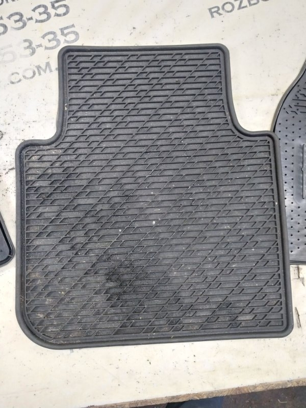 Комплект ковриков салона Tiguan 2022 Tiguan 2 2.0 DTEA Комплект ковриков салона Tiguan 2022 Tiguan 2 2.0 DTEA