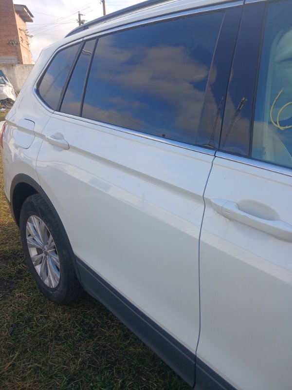 Двери задние правые Tiguan 2019 Tiguan 2 2.0 DGUA Двери задние правые Tiguan 2019 Tiguan 2 2.0 DGUA