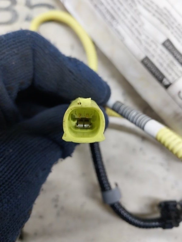 Подушка безопасности в сиденье передняя левая Subaru Legacy BW 2.4 Подушка безопасности в сиденье передняя левая Subaru Legacy BW 2.4