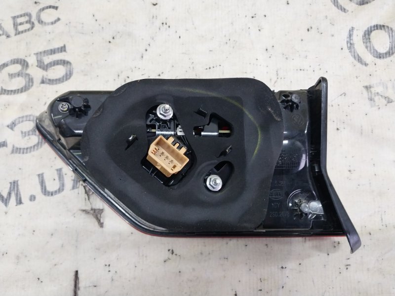 Фонарь внутренний задний левый Volkswagen Tiguan Tiguan 2 2.0 DGUA Фонарь внутренний задний левый Volkswagen Tiguan Tiguan 2 2.0 DGUA