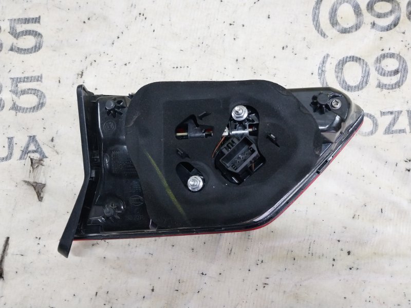 Фонарь внутренний задний правый Volkswagen Tiguan Tiguan 2 2.0 DGUA Фонарь внутренний задний правый Volkswagen Tiguan Tiguan 2 2.0 DGUA