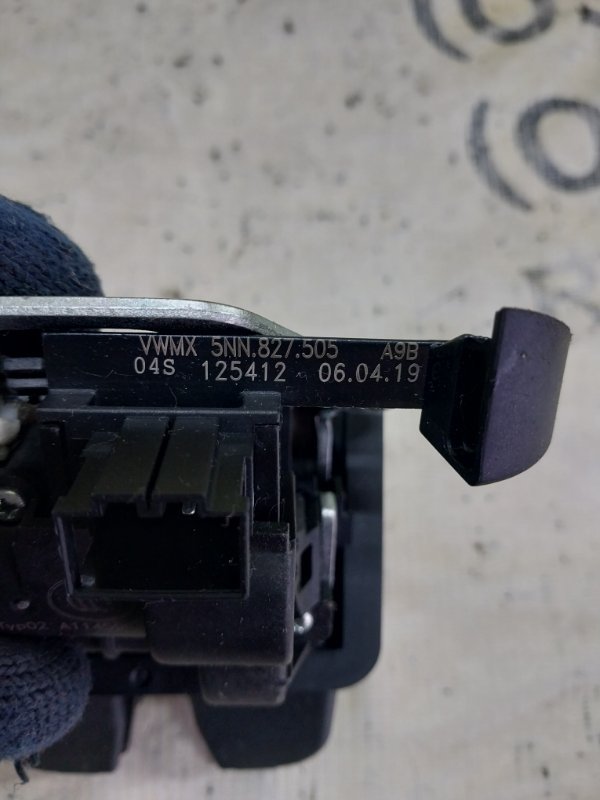 Замок багажника Volkswagen Tiguan Tiguan 2 2.0 DGUA Замок багажника Volkswagen Tiguan Tiguan 2 2.0 DGUA