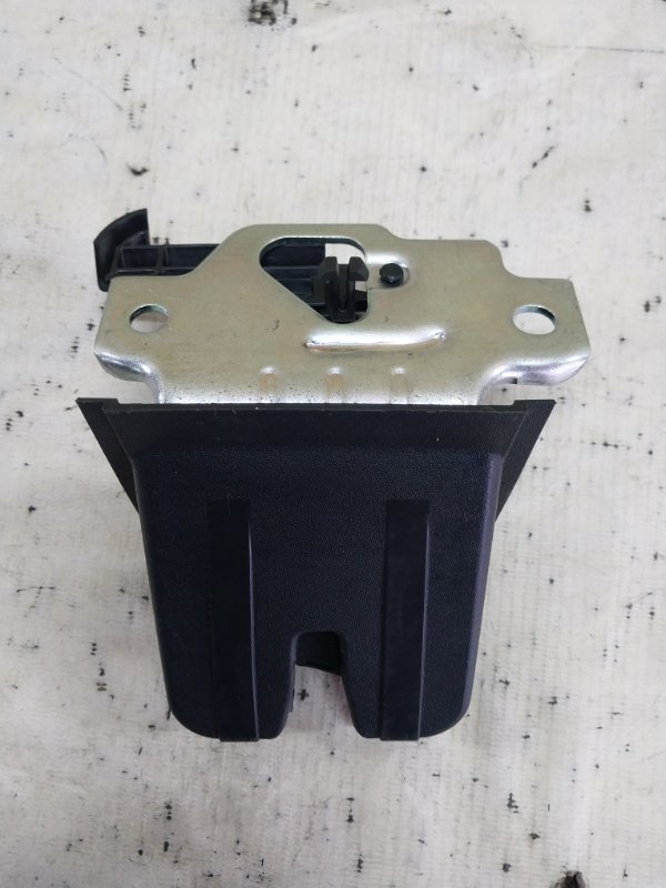 Замок багажника Tiguan 2019 Tiguan 2 2.0 DGUA Замок багажника Tiguan 2019 Tiguan 2 2.0 DGUA