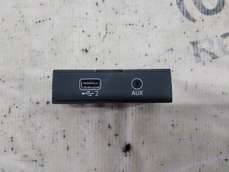 Блок usb Q5 2018 80A 2.0 Блок usb Q5 2018 80A 2.0
