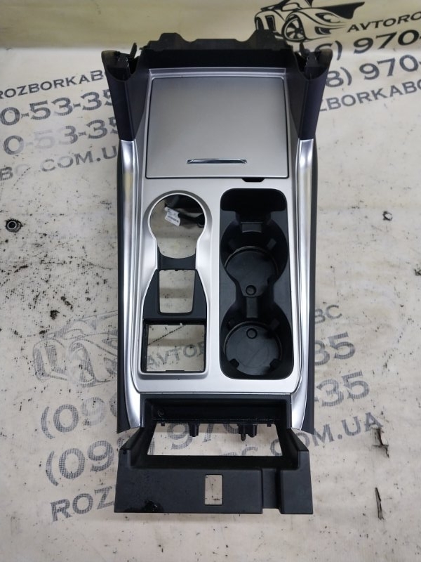 Накладка центральной консоли Explorer 2020 3.0 Накладка центральной консоли Explorer 2020 3.0