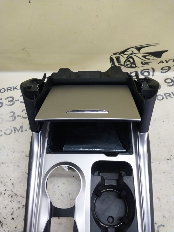 Накладка центральной консоли Ford Explorer 3.0 Накладка центральной консоли Ford Explorer 3.0