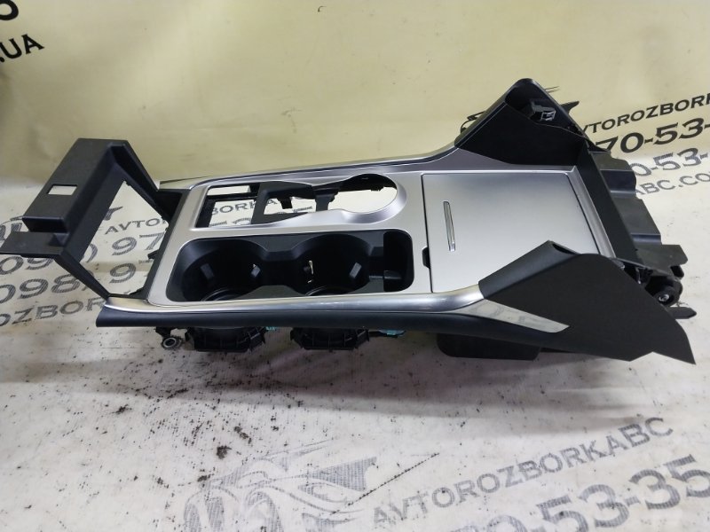 Накладка центральной консоли Explorer 2020 3.0 Накладка центральной консоли Explorer 2020 3.0