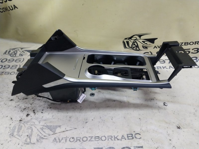 Накладка центральной консоли Explorer 2020 3.0 Накладка центральной консоли Explorer 2020 3.0