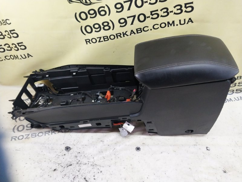 Центральна консоль с подлокотником Explorer 2020 3.0 Центральна консоль с подлокотником Explorer 2020 3.0