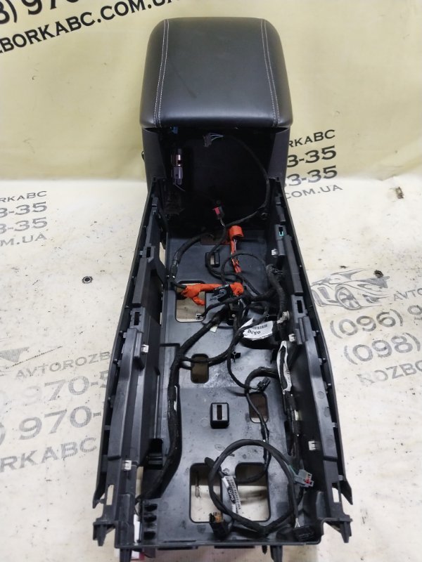 Центральна консоль с подлокотником Ford Explorer 3.0 Центральна консоль с подлокотником Ford Explorer 3.0