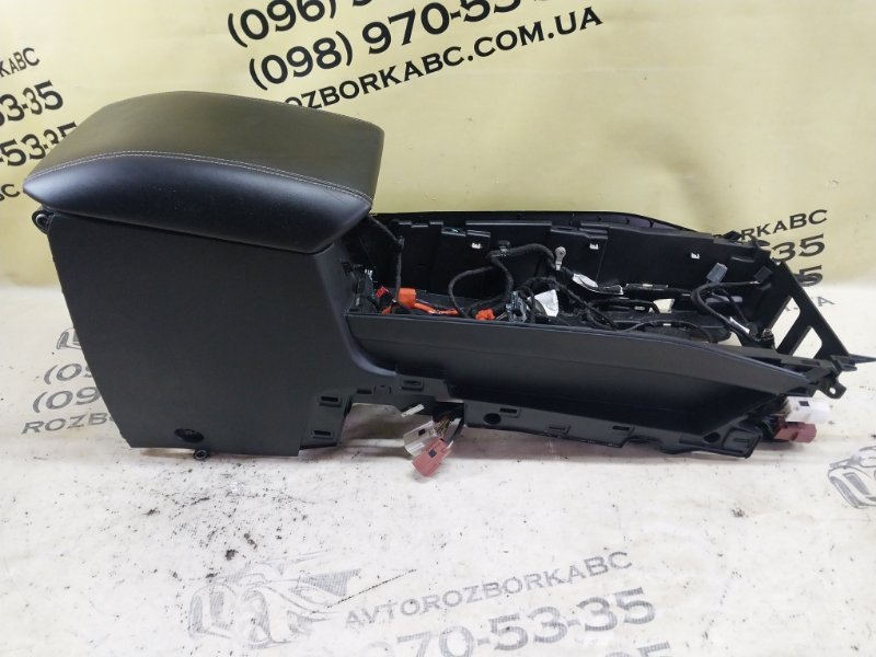 Центральна консоль с подлокотником Explorer 2020 3.0 Центральна консоль с подлокотником Explorer 2020 3.0