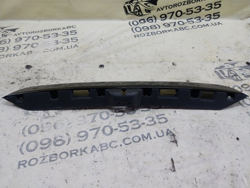 Молдинг двери багажника задний Ford Explorer 3.0 Молдинг двери багажника задний Ford Explorer 3.0