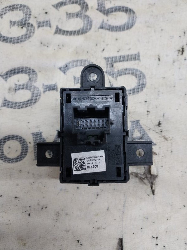 Кнопка стояночного тормоза Ford Explorer 3.0 Кнопка стояночного тормоза Ford Explorer 3.0