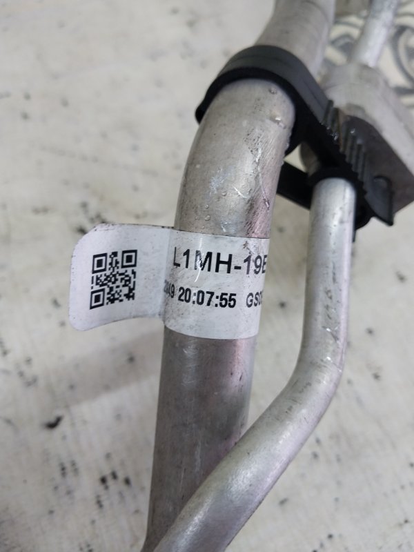 Трубка кондиционера Ford Explorer 3.0 Трубка кондиционера Ford Explorer 3.0