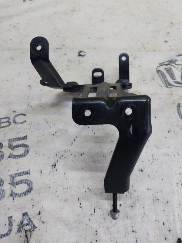 Кронштейн корпуса воздушного фильтра Ford Explorer 3.0 Кронштейн корпуса воздушного фильтра Ford Explorer 3.0