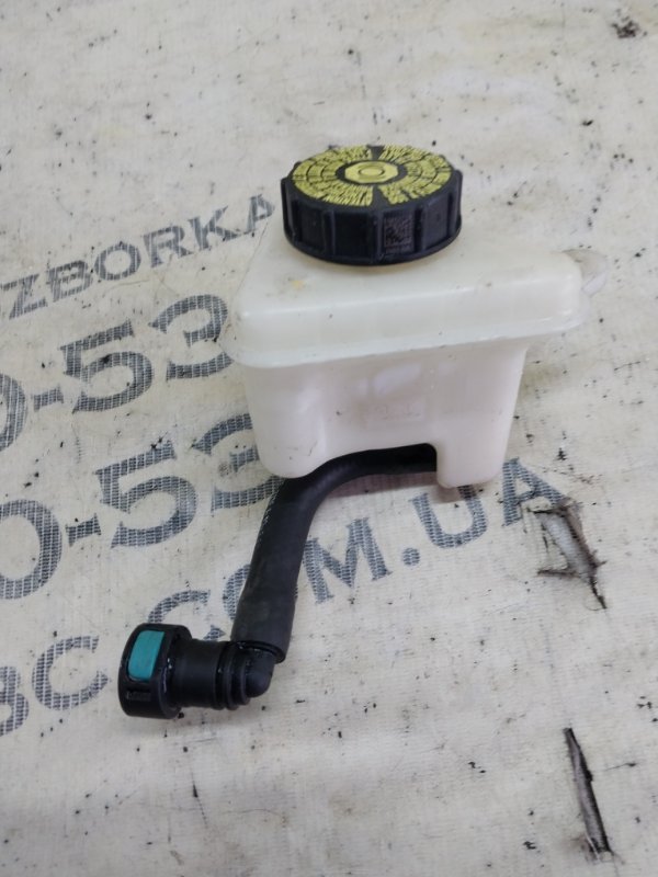 Бачок тормозной жидкости Explorer 2020 3.0 Бачок тормозной жидкости Explorer 2020 3.0