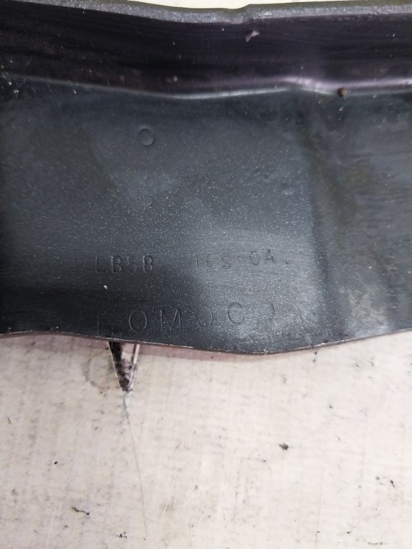 Петля капота передняя правая Explorer 2020 3.0 Петля капота передняя правая Explorer 2020 3.0