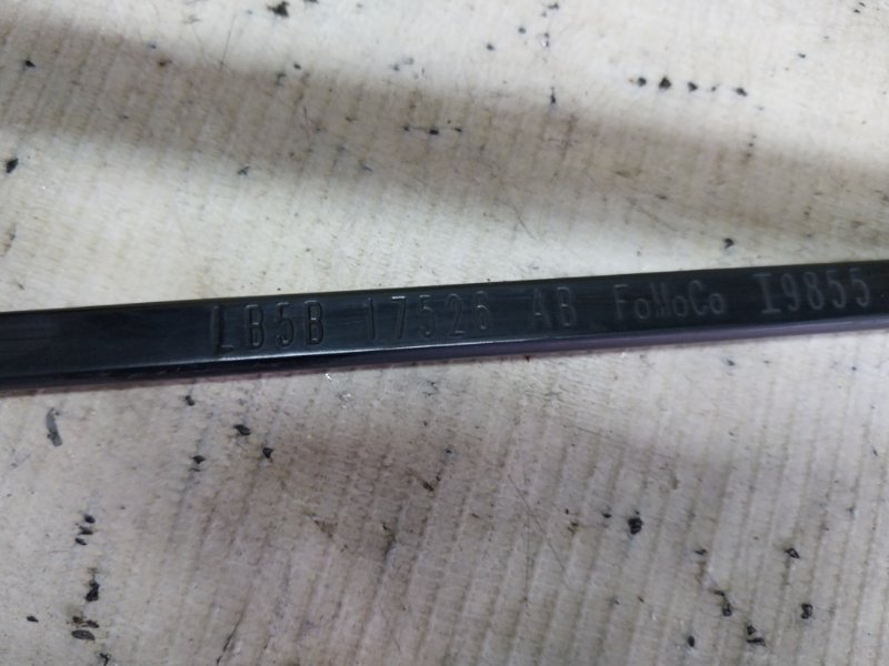 Дворник лобового стекла правый Ford Explorer 3.0 Дворник лобового стекла правый Ford Explorer 3.0