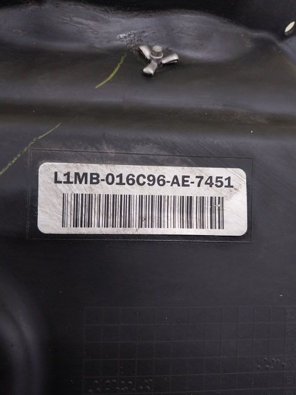 Накладка моторного отсека Ford Explorer 3.0 Накладка моторного отсека Ford Explorer 3.0