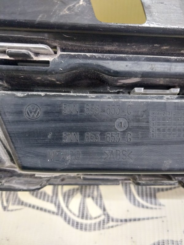 Решетка бампера передняя Tiguan 2022 Tiguan 2 2.0 DTEA Решетка бампера передняя Tiguan 2022 Tiguan 2 2.0 DTEA