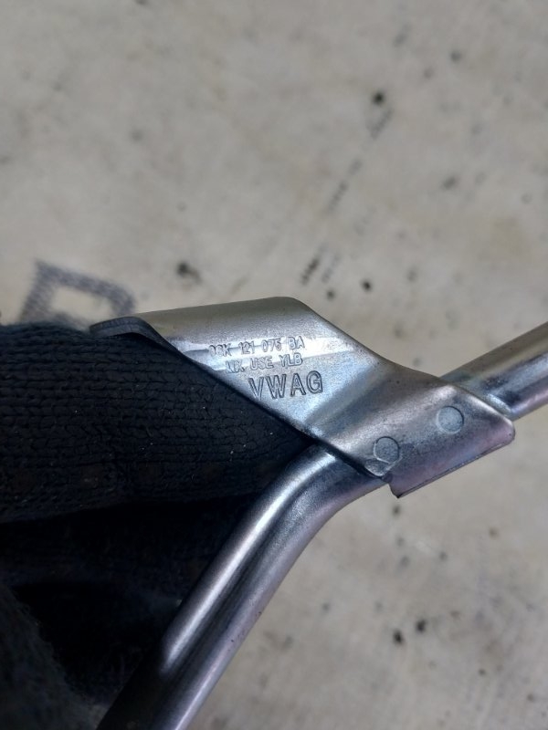 Патрубок системы охлаждения Tiguan 2022 Tiguan 2 2.0 DTEA Патрубок системы охлаждения Tiguan 2022 Tiguan 2 2.0 DTEA