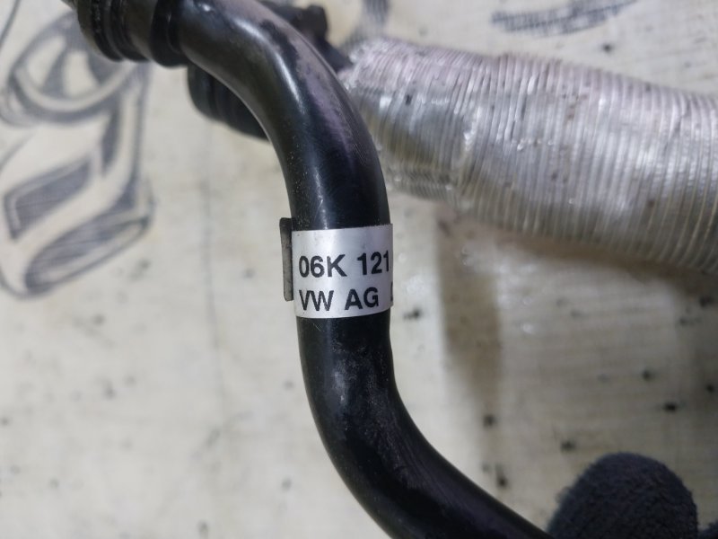 Трубка системи охолодження Volkswagen Tiguan Tiguan 2 2.0 DTEA Трубка системи охолодження Volkswagen Tiguan Tiguan 2 2.0 DTEA