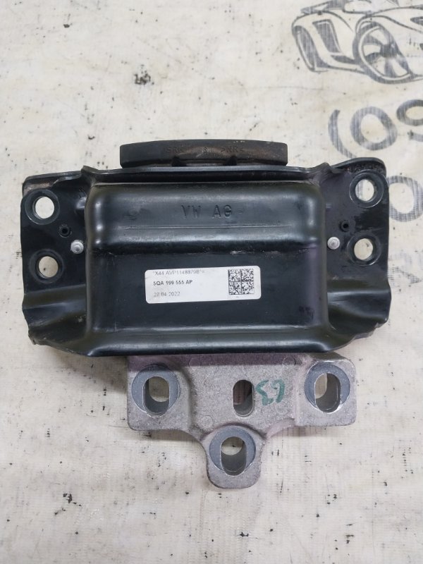 Подушка двигателя левая Tiguan 2022 Tiguan 2 2.0 DTEA Подушка двигателя левая Tiguan 2022 Tiguan 2 2.0 DTEA