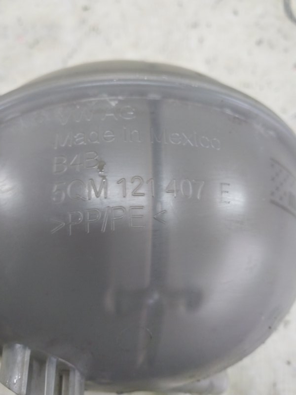 Бачок расширительный Tiguan 2022 Tiguan 2 2.0 DTEA Бачок расширительный Tiguan 2022 Tiguan 2 2.0 DTEA