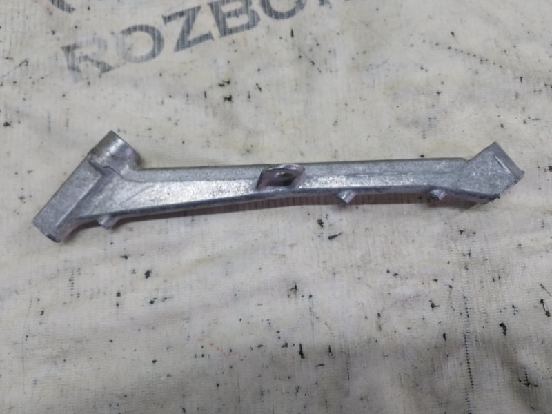 Кронштейн впускного коллектора Tiguan 2022 Tiguan 2 2.0 DTEA Кронштейн впускного коллектора Tiguan 2022 Tiguan 2 2.0 DTEA