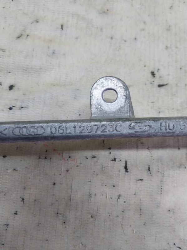 Кронштейн впускного коллектора Tiguan 2022 Tiguan 2 2.0 DTEA Кронштейн впускного коллектора Tiguan 2022 Tiguan 2 2.0 DTEA