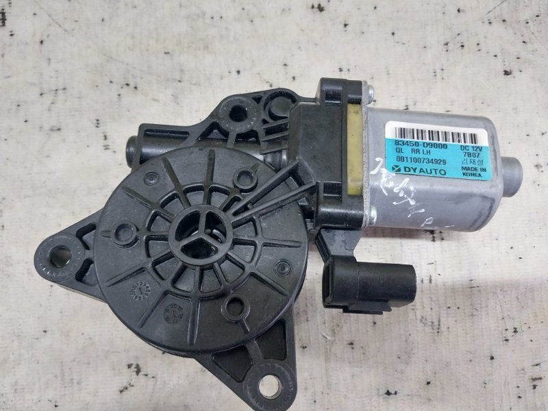 Моторчик стеклоподъемника задний левый Sportage 2017 QL 2.4 Моторчик стеклоподъемника задний левый Sportage 2017 QL 2.4