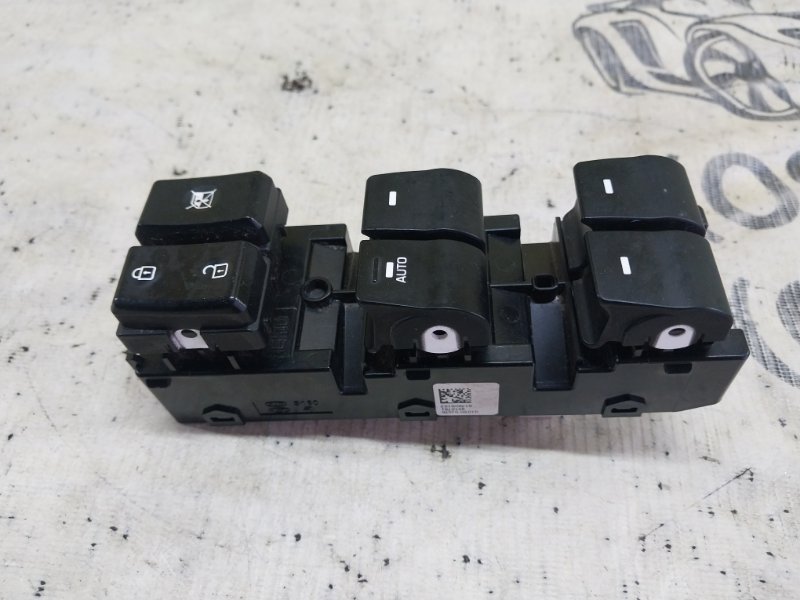 Кнопка стеклоподъемника передняя левая Ioniq Hybrid 2019 1.6 DOHC - GDI Кнопка стеклоподъемника передняя левая Ioniq Hybrid 2019 1.6 DOHC - GDI