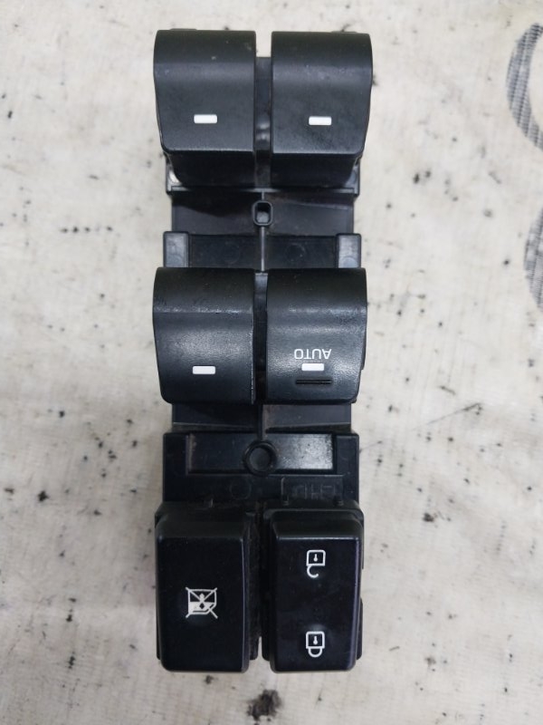 Кнопка стеклоподъемника передняя левая Ioniq Hybrid 2019 1.6 DOHC - GDI Кнопка стеклоподъемника передняя левая Ioniq Hybrid 2019 1.6 DOHC - GDI