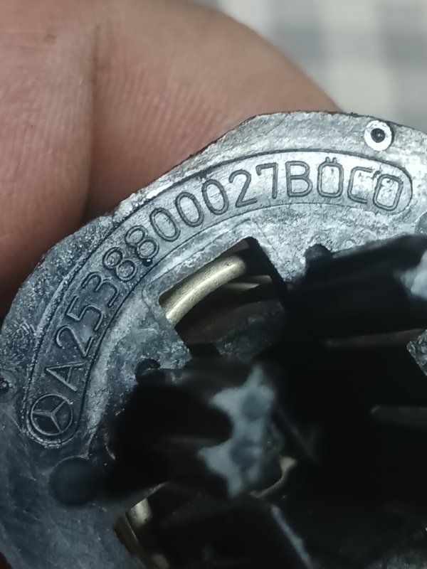 Упор капота GLC 300 2019 X253 27492031635081 Упор капота GLC 300 2019 X253 27492031635081