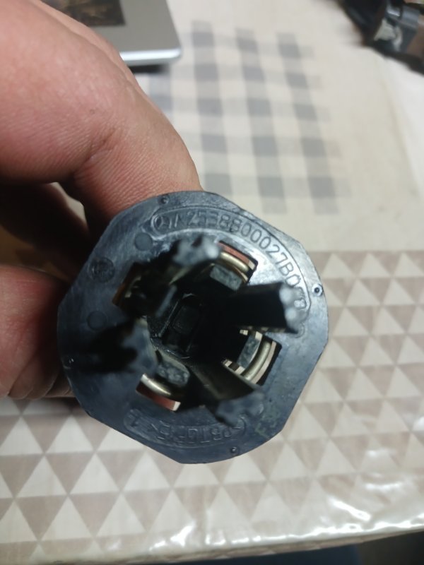 Упор капота Mercedes-Benz GLC 300 X253 27492031635081 Упор капота Mercedes-Benz GLC 300 X253 27492031635081