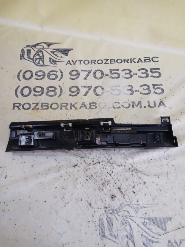 Кронштейн порога задний правый X1 2020 F48 B46A20O1