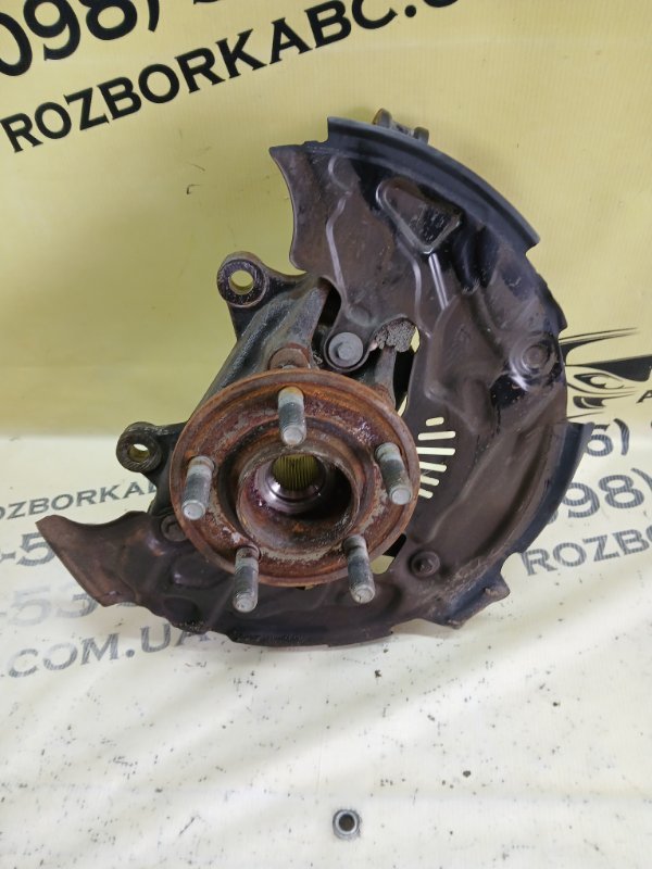 Цапфа передняя правая Ford Explorer 3.0