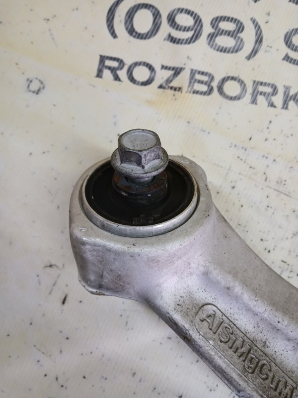 Рычаг подвески нижний передний правый Explorer 2020 3.0