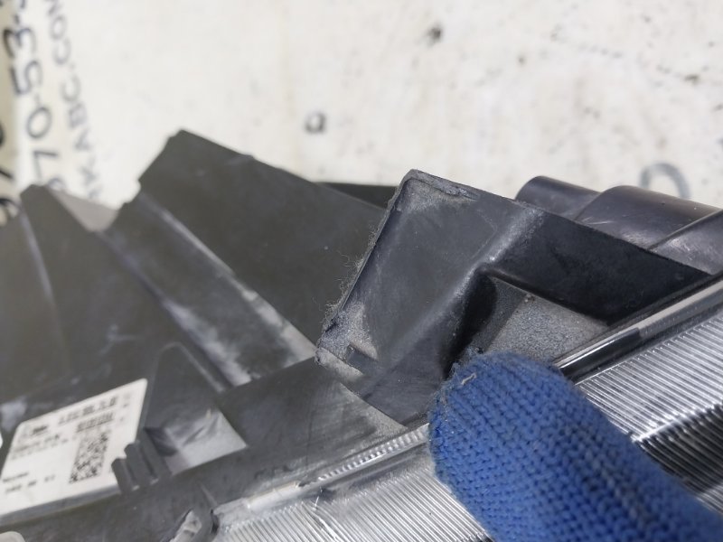 Фара передняя правая Mercedes-Benz Sprinter W907 2.2