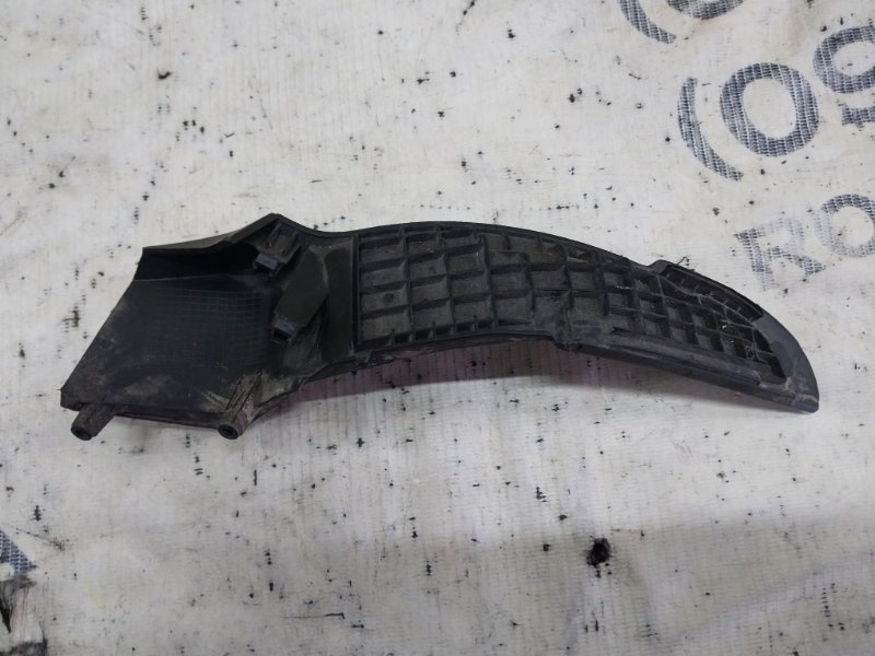 Уплотнитель жабо левый Kia Sportage QL 2.4