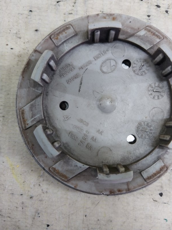 Колпак колеса Evoque 2016 L538 2.0L 16V TIVCT T/C Gen2 Колпак колеса Evoque 2016 L538 2.0L 16V TIVCT T/C Gen2